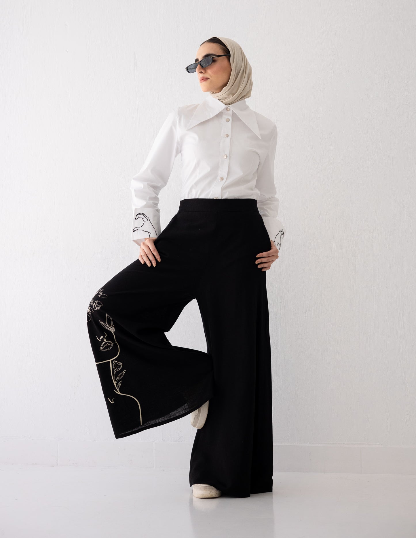 Noir Essence Pants