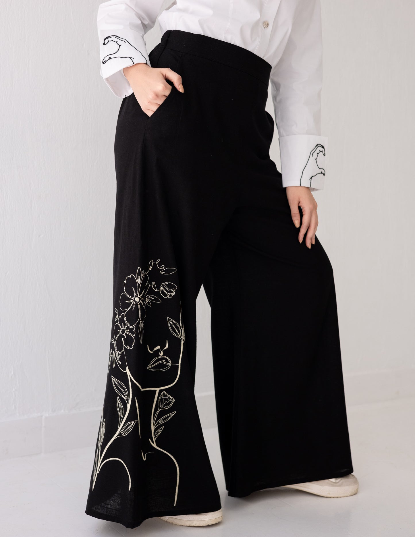 Noir Essence Pants