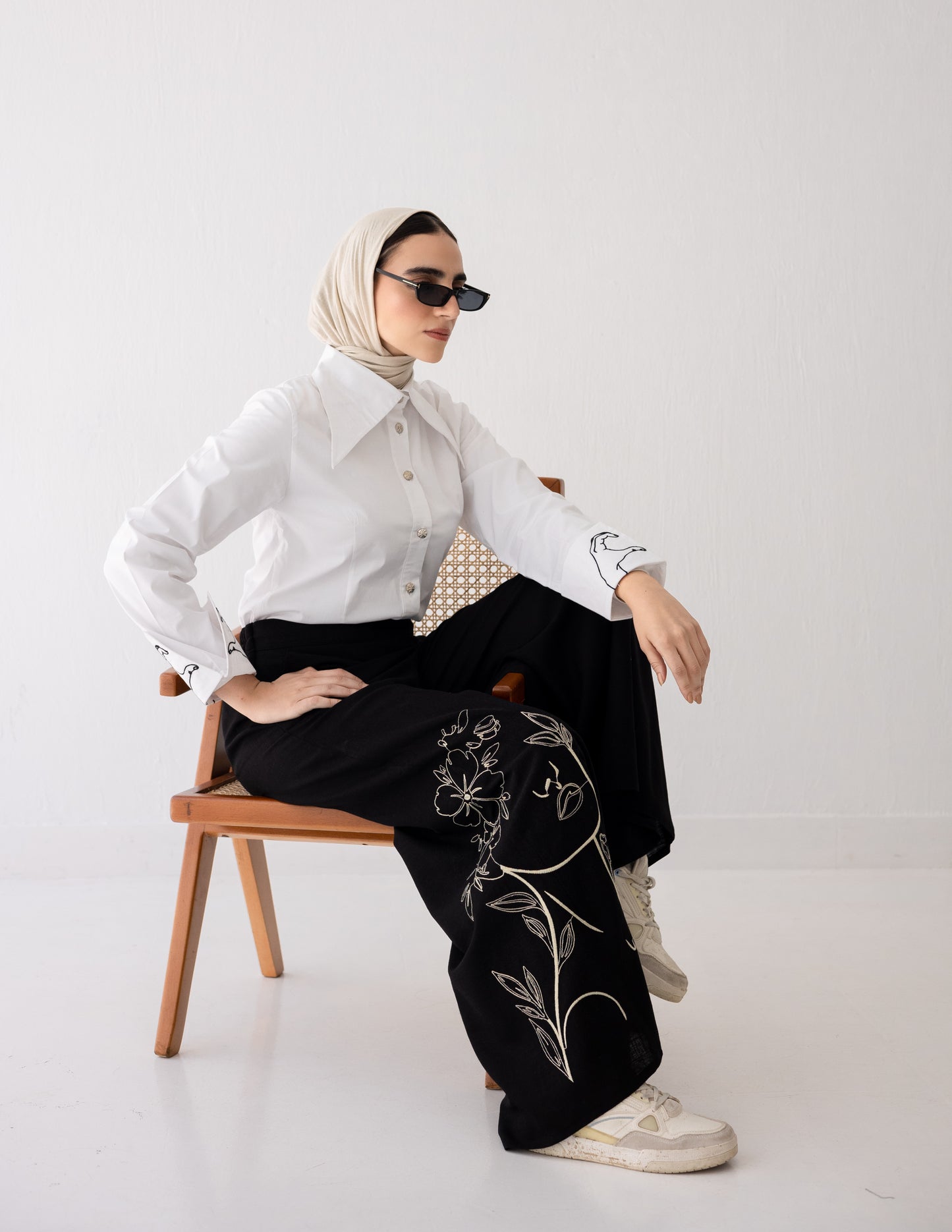 Noir Essence Pants